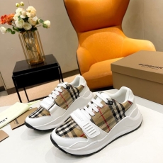 Burberry Low Shoes